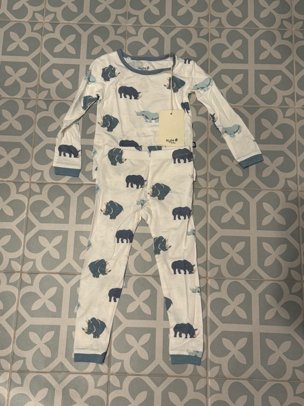 NWT Kyte Baby White Set with Blue Trim and Rhino Motif